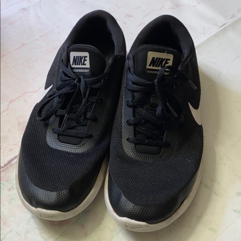 Ladies Nike flex free experience shoes size 11